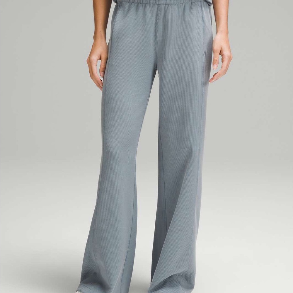 Lululemon Ribbed Softstreme Mid-Rise Pant 32"/Belgian Blue/ size 12